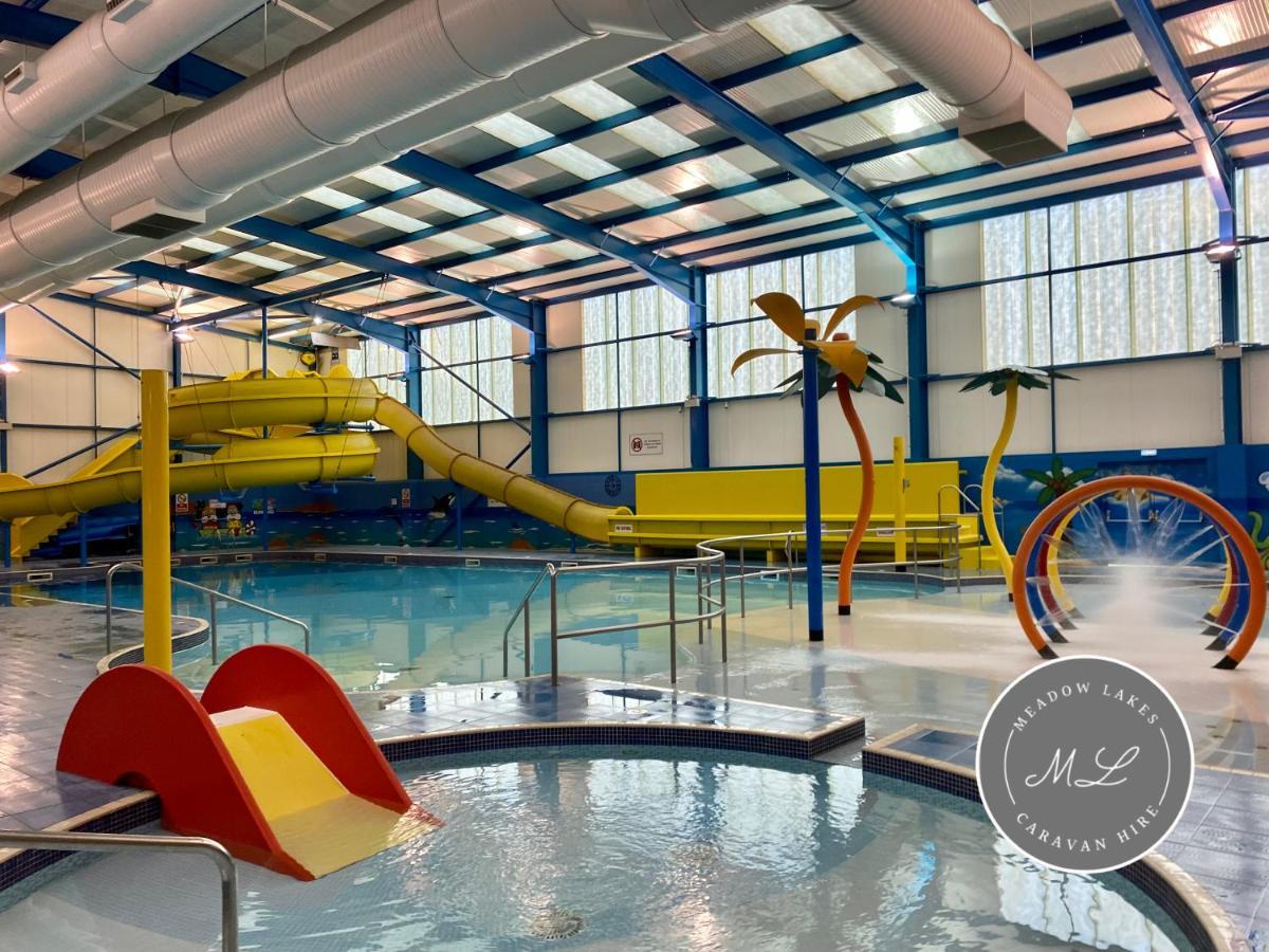 Palm Grove 132 - Pet Friendly, Wifi, Central Heating, Close To Shops And Beach - Meadow Lakes Caravan & Lodge Hire Чапъл Сейнт Лионардс Екстериор снимка