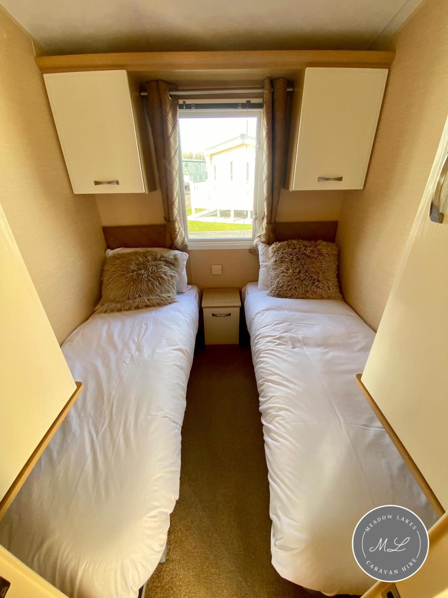 Palm Grove 132 - Pet Friendly, Wifi, Central Heating, Close To Shops And Beach - Meadow Lakes Caravan & Lodge Hire Чапъл Сейнт Лионардс Екстериор снимка