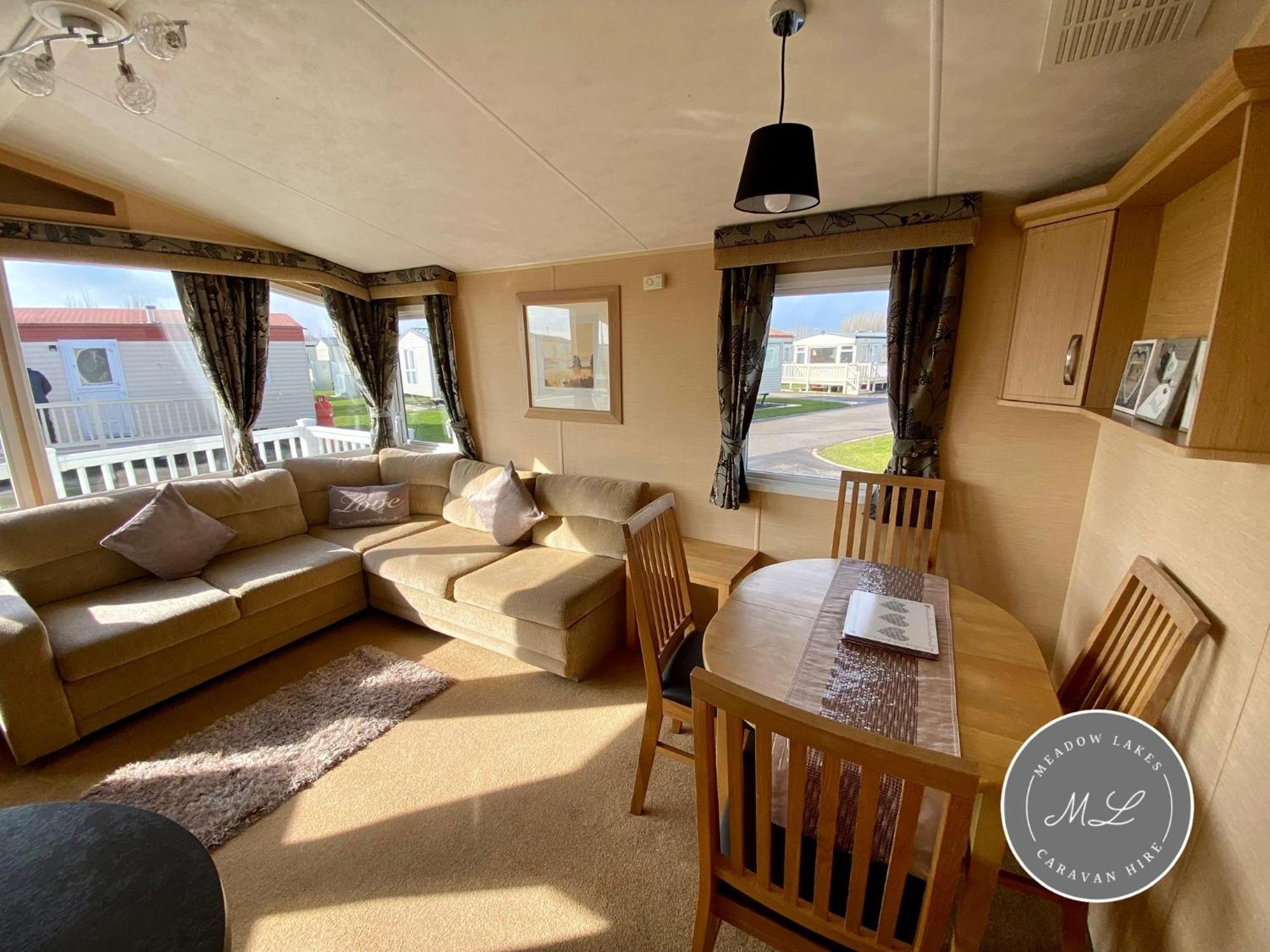 Palm Grove 132 - Pet Friendly, Wifi, Central Heating, Close To Shops And Beach - Meadow Lakes Caravan & Lodge Hire Чапъл Сейнт Лионардс Екстериор снимка