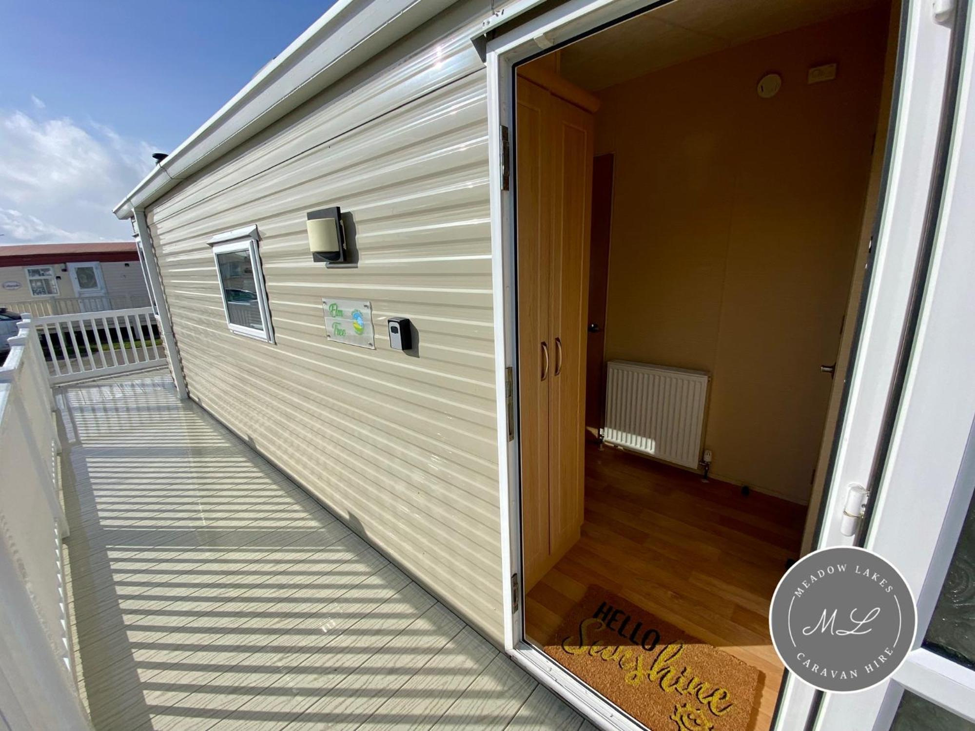 Palm Grove 132 - Pet Friendly, Wifi, Central Heating, Close To Shops And Beach - Meadow Lakes Caravan & Lodge Hire Чапъл Сейнт Лионардс Екстериор снимка