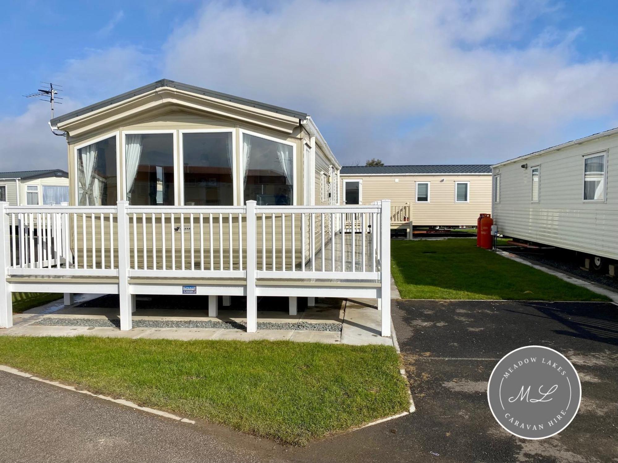 Palm Grove 132 - Pet Friendly, Wifi, Central Heating, Close To Shops And Beach - Meadow Lakes Caravan & Lodge Hire Чапъл Сейнт Лионардс Екстериор снимка